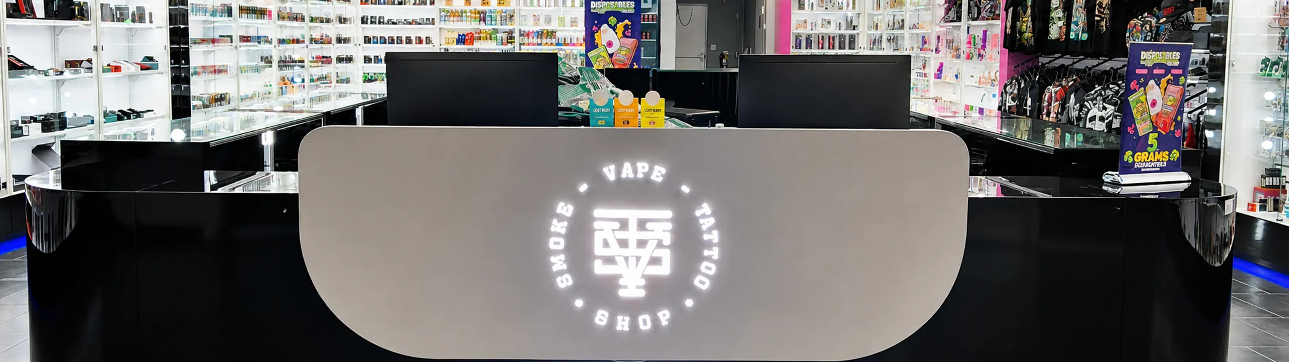 Interior panorama of SVT Shop Zaragoza in El Paso
